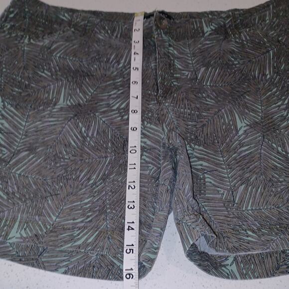 LEE Midrise Fit Women's Shorts Size 16/Medium - Picture 3 of 7